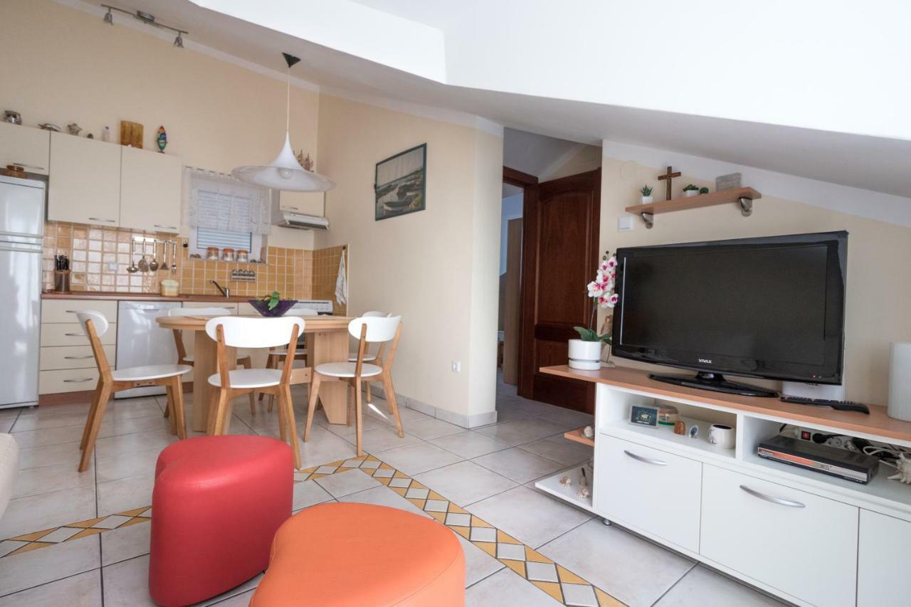 Apartman Nena Turanj Exterior photo